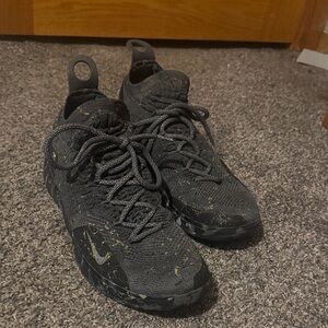 Rare KDXI Nike Black and Gold Athletic basketball shoes. Size (12.5)men’s